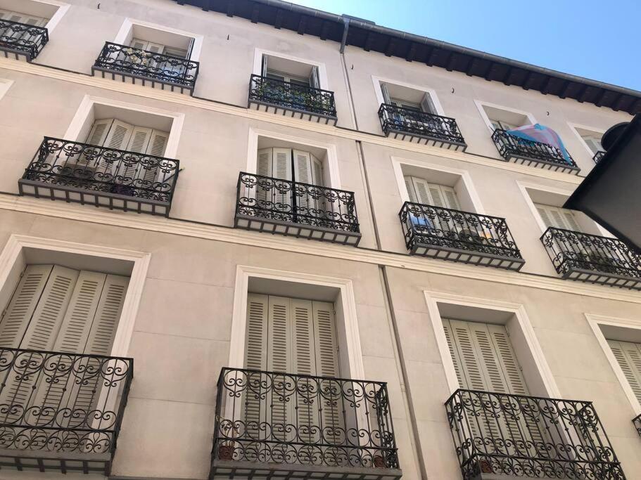 Tesoro Calle, Precioso Estudio Super Equipado Para Dos En Malasana Madrid Esterno foto